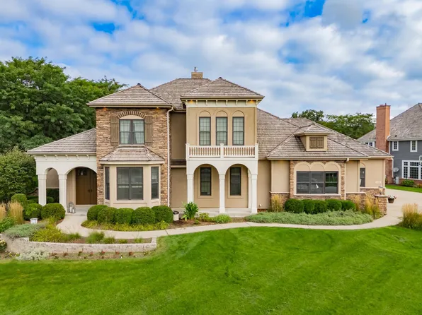 1500 E Bristlecone Dr, Hartland, WI 53029