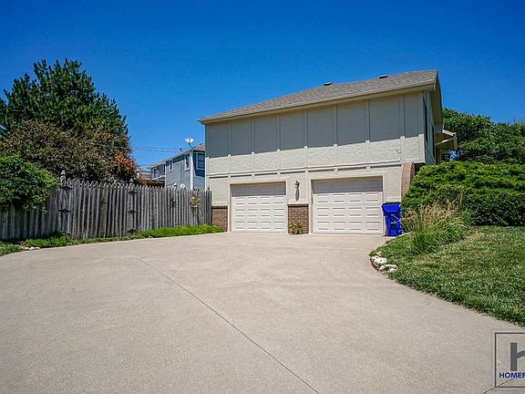 4th image of 120 S Kaw Dr
