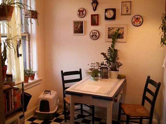 4th image of 2530 N Sacramento Ave APT 304