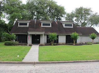 905 Center St, El Campo, TX 77437