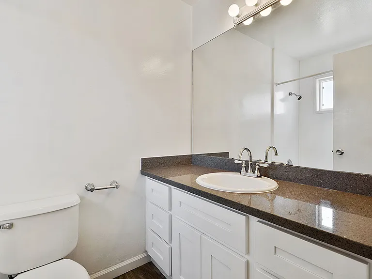 Blackford Apartments — Photo 4