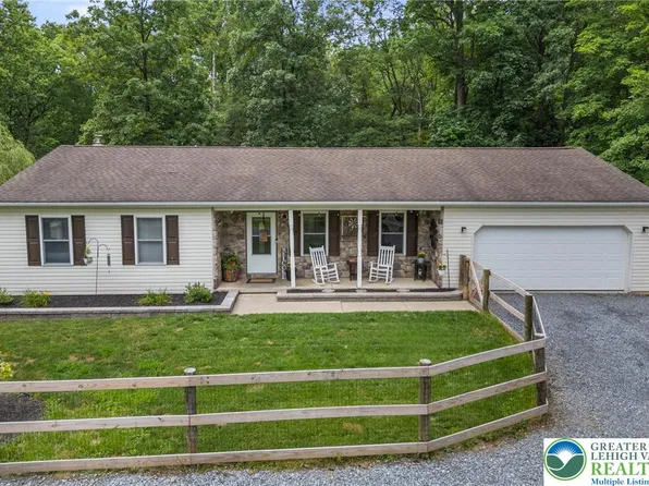 2954 Avery Rd, Slatington, PA 18080