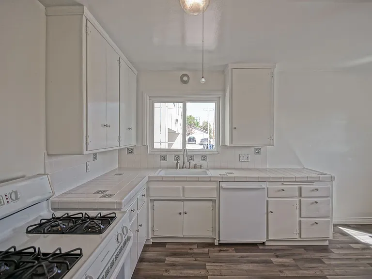 330 Bungalow Dr — Photo 11