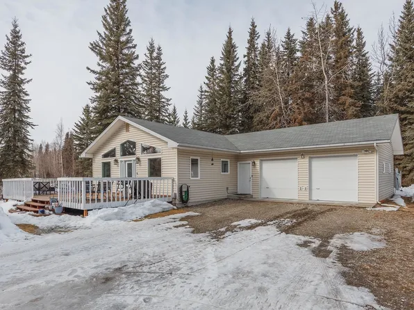 1093 Acorn Cir, North Pole, AK 99705
