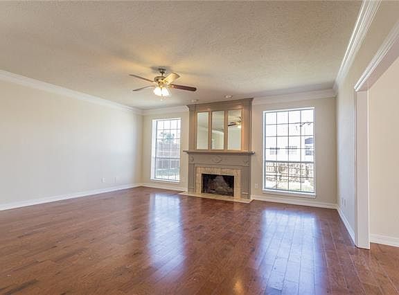 5th image of 808 Lochmoor Ln