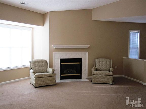 3rd image of 4164 Breezewood Drive