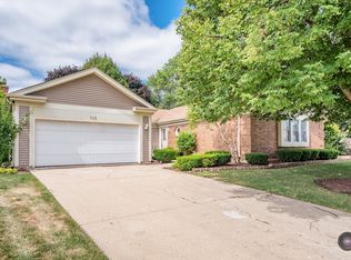 115 Westhampton Ct, Aurora, IL
