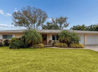 2268 Indian Ave N, Belleair Bluffs, FL 33770