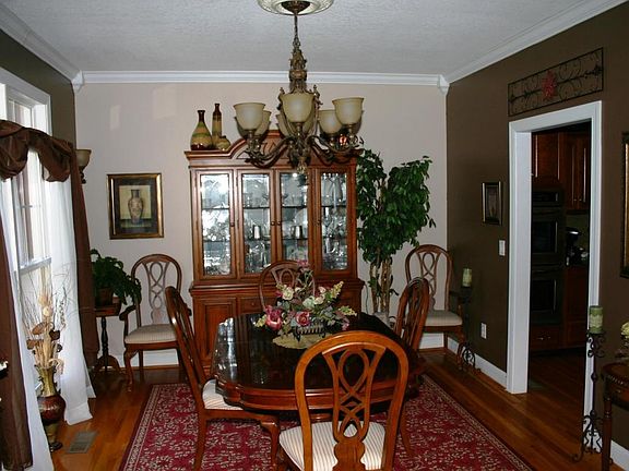 5th image of 109 Payton Dr