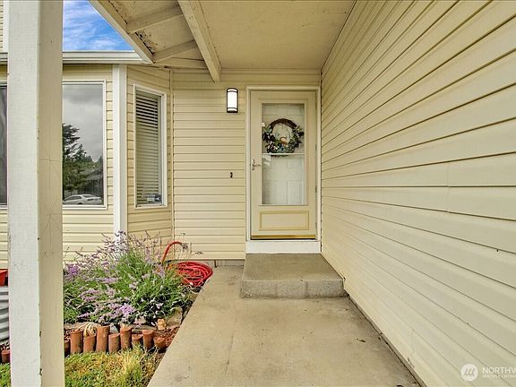 3rd image of 27236 Manor Place NW