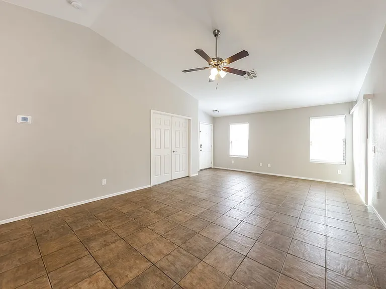 12557 W Mandalay Ln — Photo 5