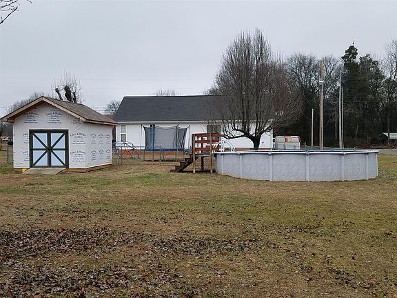 3rd image of 2010 Cody Dr