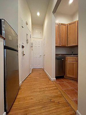 3rd image of 303 E 90th St APT F