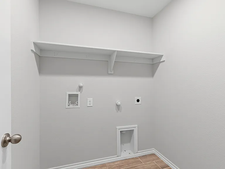 4807 Avion Dr — Photo 8