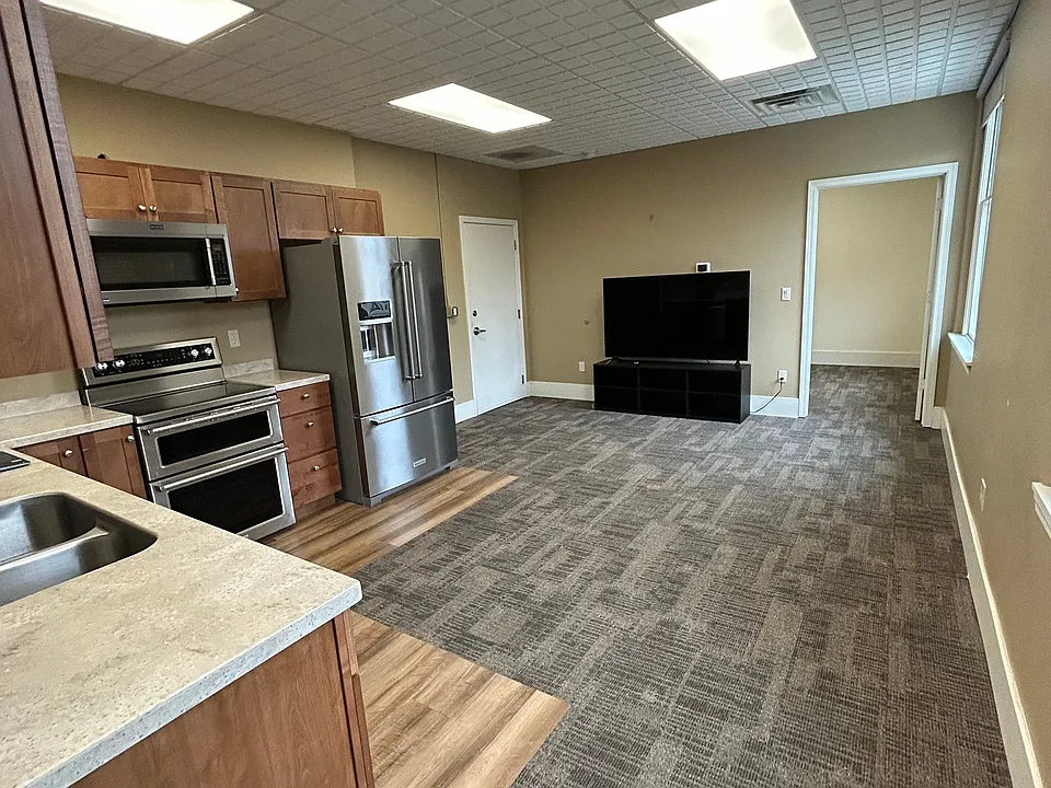12 2nd St NE #5