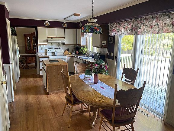 4th image of 37 Hearthstone Dr
