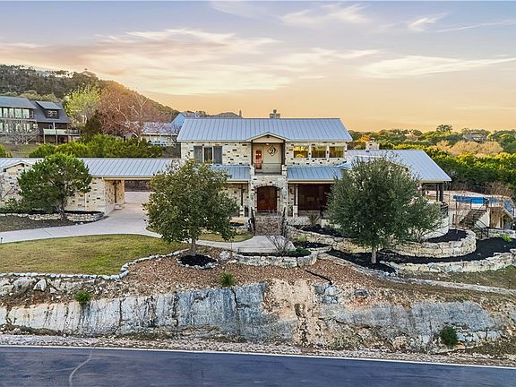 3rd image of 1035 Thunderbolt Rd