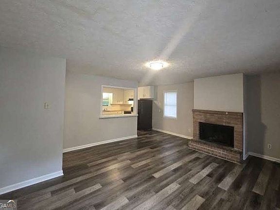 3rd image of 271 E Wright St