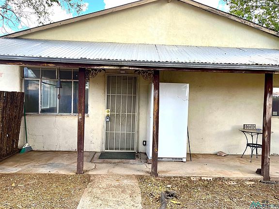 3rd image of 304 Kelly Rd