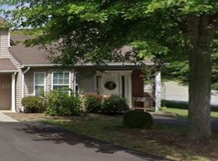 110 Blue Leaf Dr, Christiansburg, VA 24073