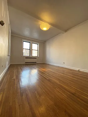 Rented by City Prime Commercial Realty  | media 6