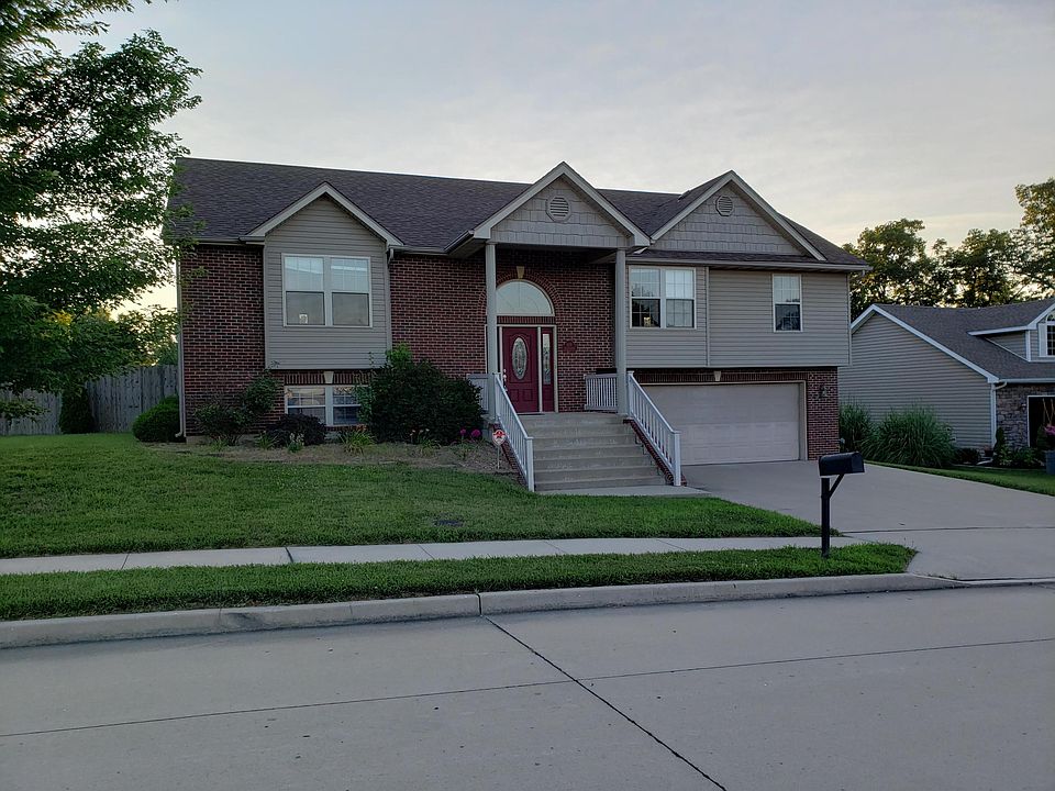 2nd image of 109 Yorkshire Dr