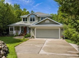 18893 Clipperview Rd, Charlevoix, MI 49720