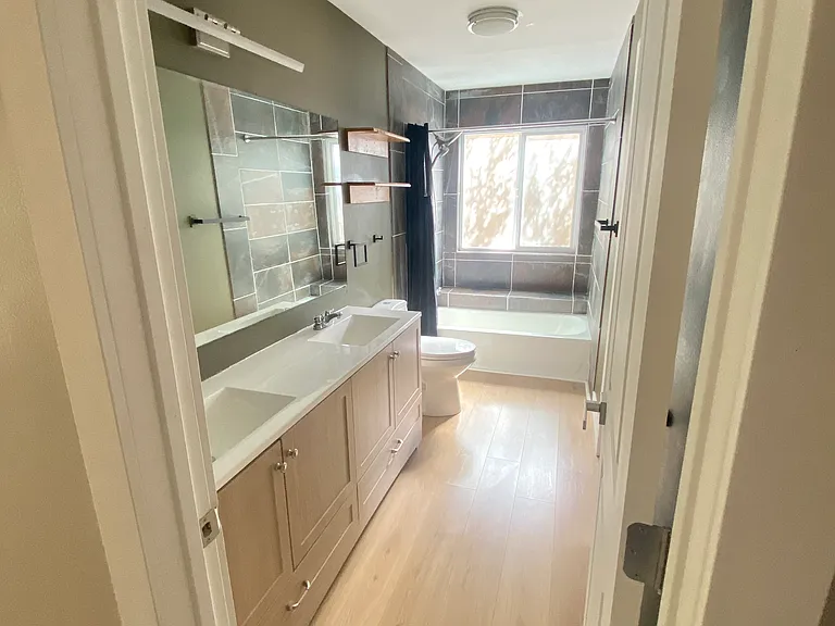 970 Bayfield Dr — Photo 11
