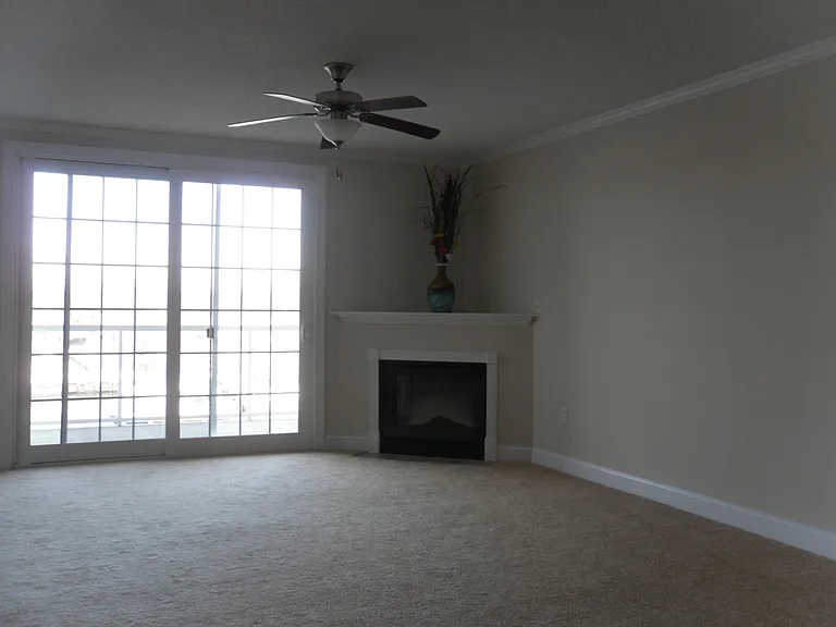530 Riverside Dr #304 — Photo 9