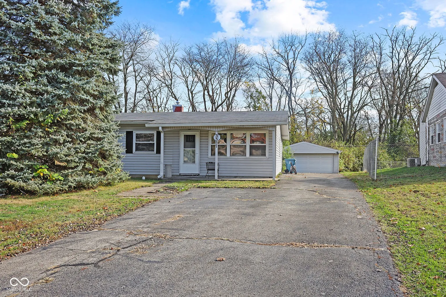3357 Davis Dr photo 1
