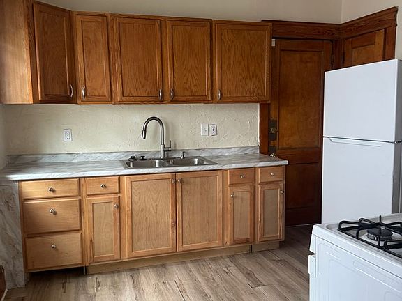 5th image of 9402 Pierpont Ave Floor 1