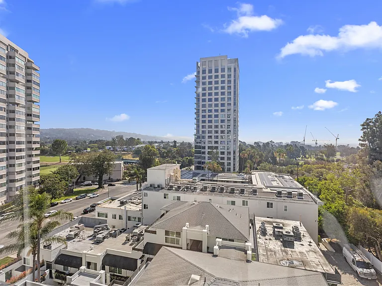 10336 Wilshire Blvd #703-1 — Photo 4