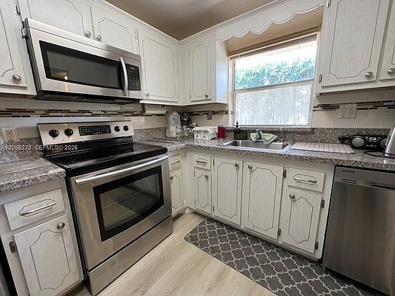 4th image of 9801 Sunrise Lakes Blvd APT 203