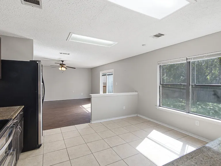 7900 Rosenberry Dr — Photo 10
