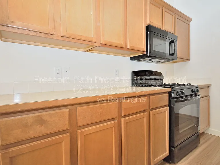 7830 N Mather Ct — Photo 12