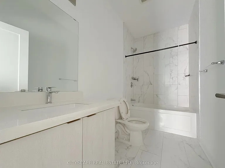 416 Dundas St S #13 — Photo 14