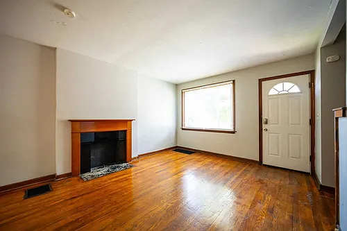 213 E Hudson St Photo 1