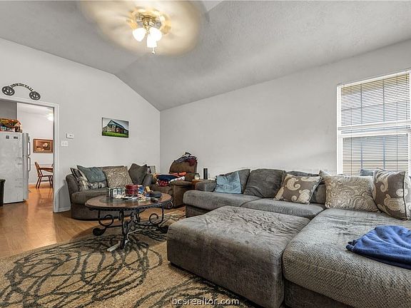 3rd image of 1008 Windmeadows Dr