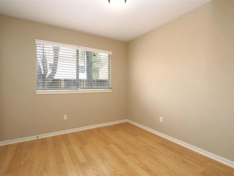 18203 Brooknoll Dr — Photo 13
