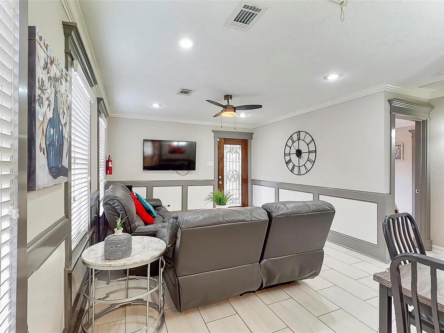 2 bed, 1.0 bath, 792 sqft, $1,800 — Photo 2