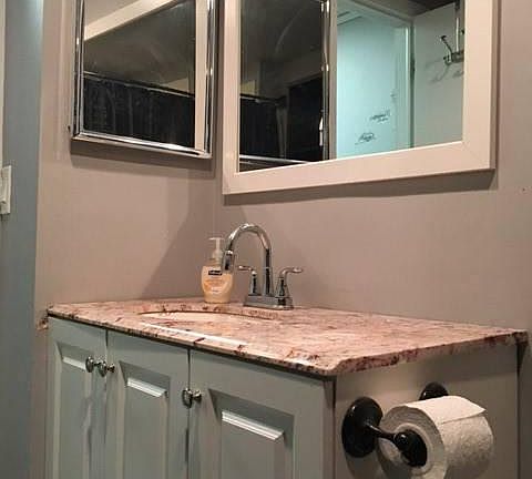 Bathroom vanity