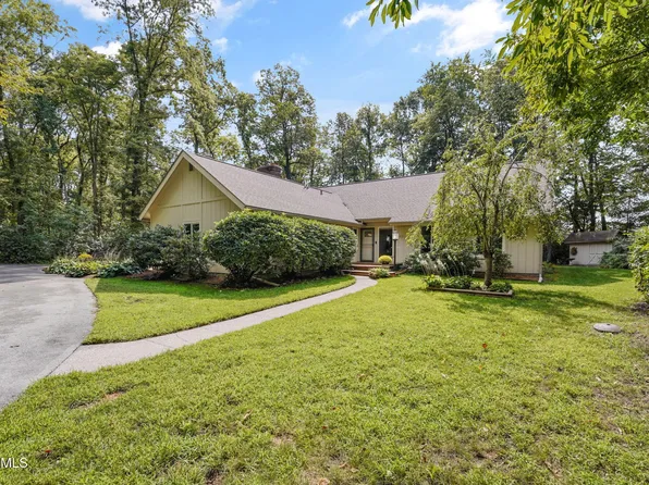 17 Indian Creek Dr, Rudolph, OH 43462