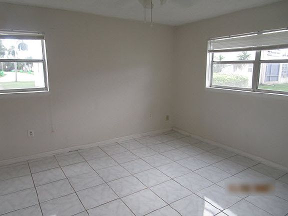 4th image of 2651 E Sunrise Lakes Dr