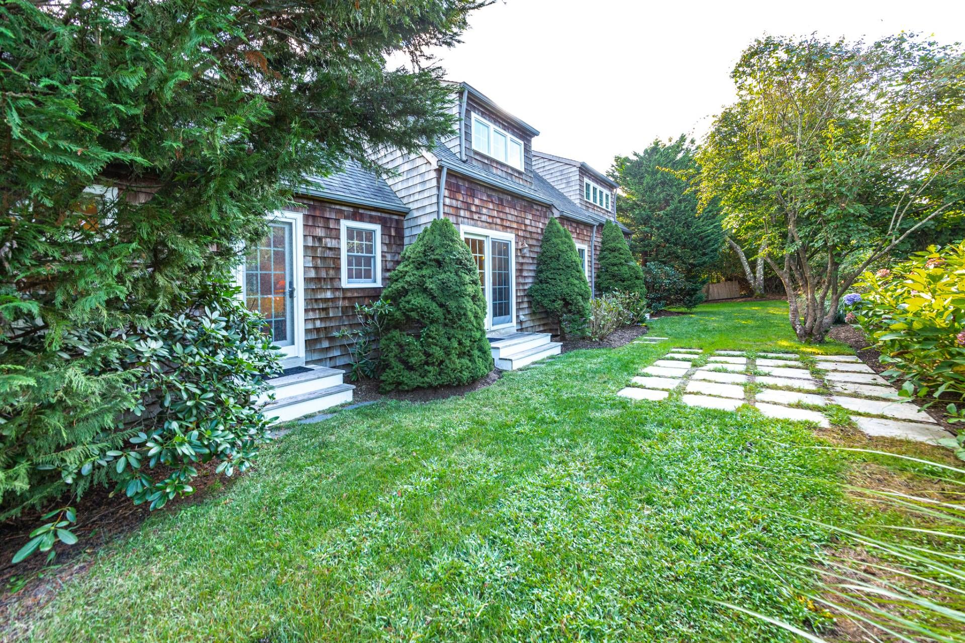 86 Hedges Ln, Amagansett, NY 11930 Out East