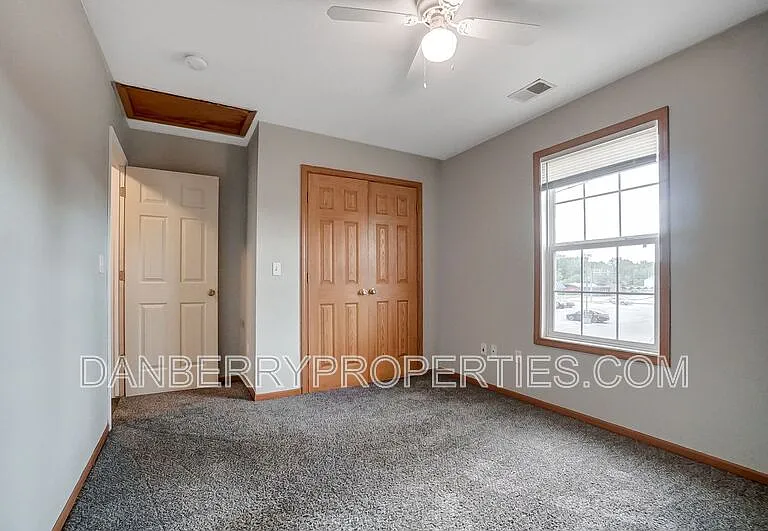1127 N Byrne Rd #1 — Photo 35