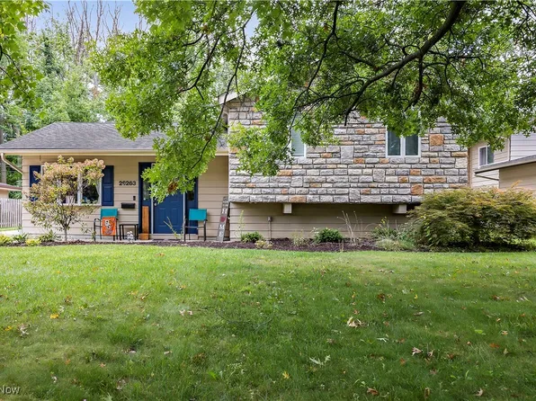 26263 Redwood Dr, Olmsted Falls, OH 44138