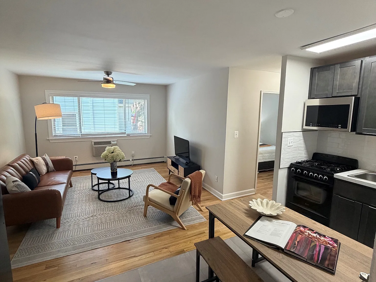 Park Ridge Manor — Photo 1