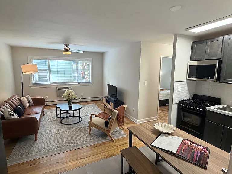Park Ridge Manor — Photo 2