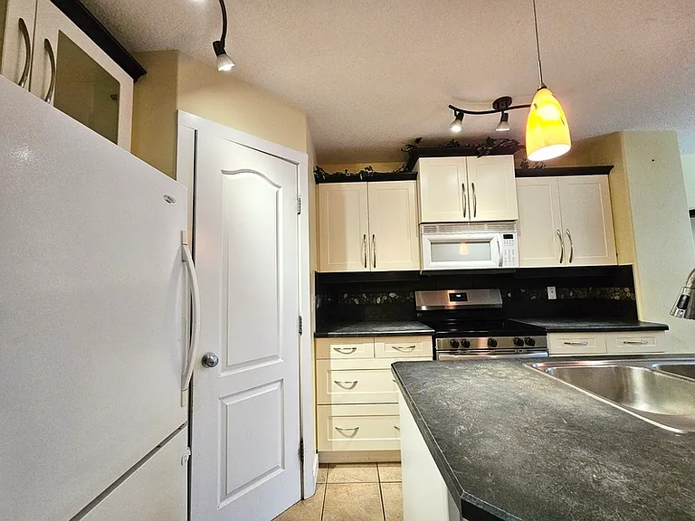1383 Rutherford Rd SW — Photo 31