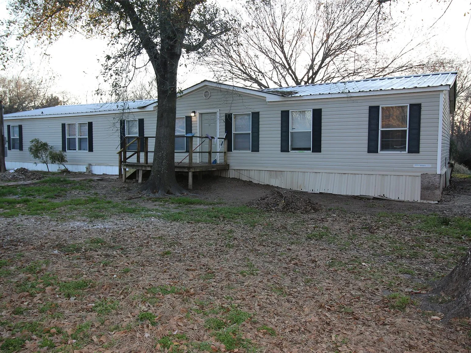 5 bed, 2200 sqft, $1,895 — Photo 1